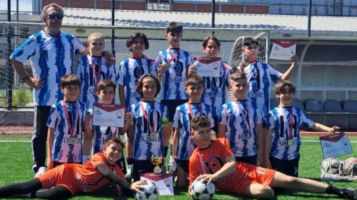 Küçükler Futbol Takımımız İzmir 2.si
